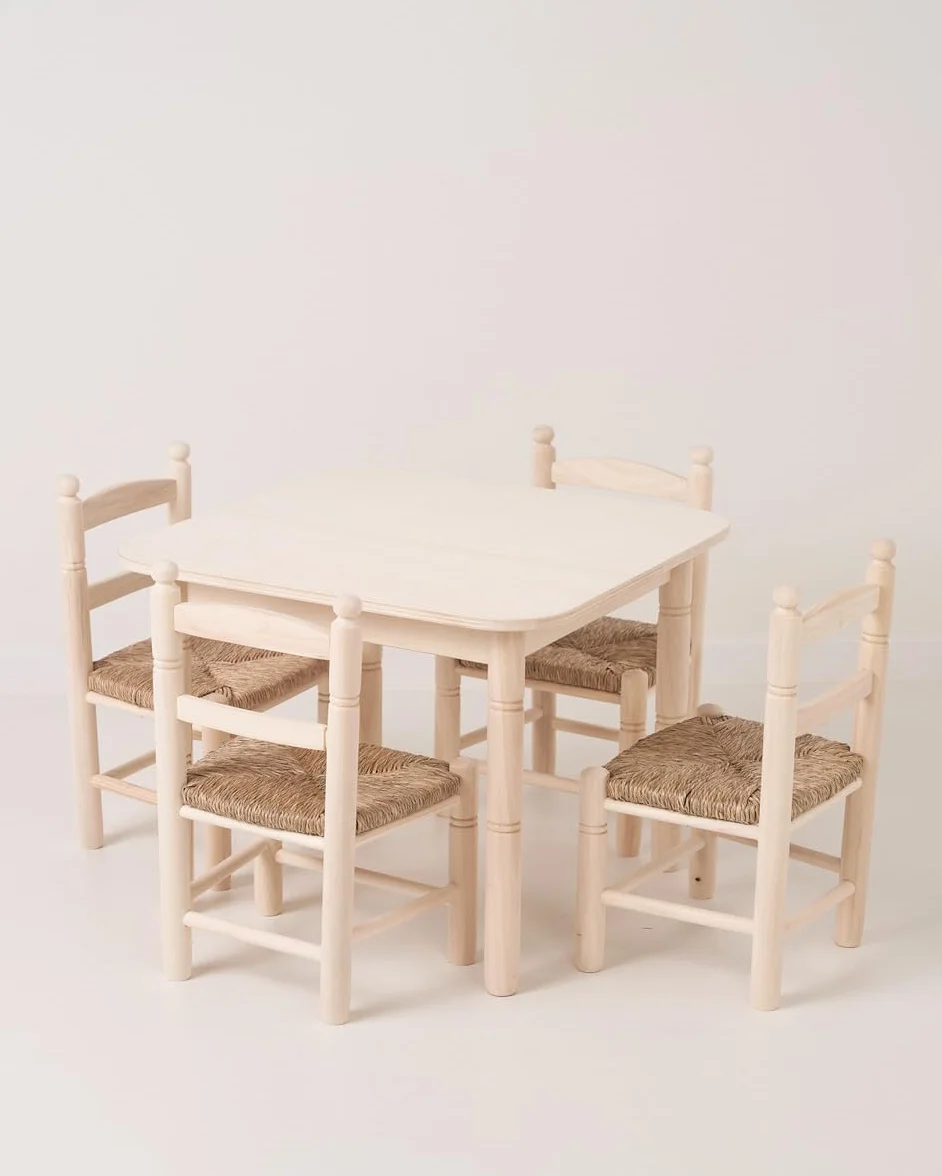 Pack ahorro mesa y 4 sillas infantil 60x60cm altura 46,5cm silla 25x31,5x50cm