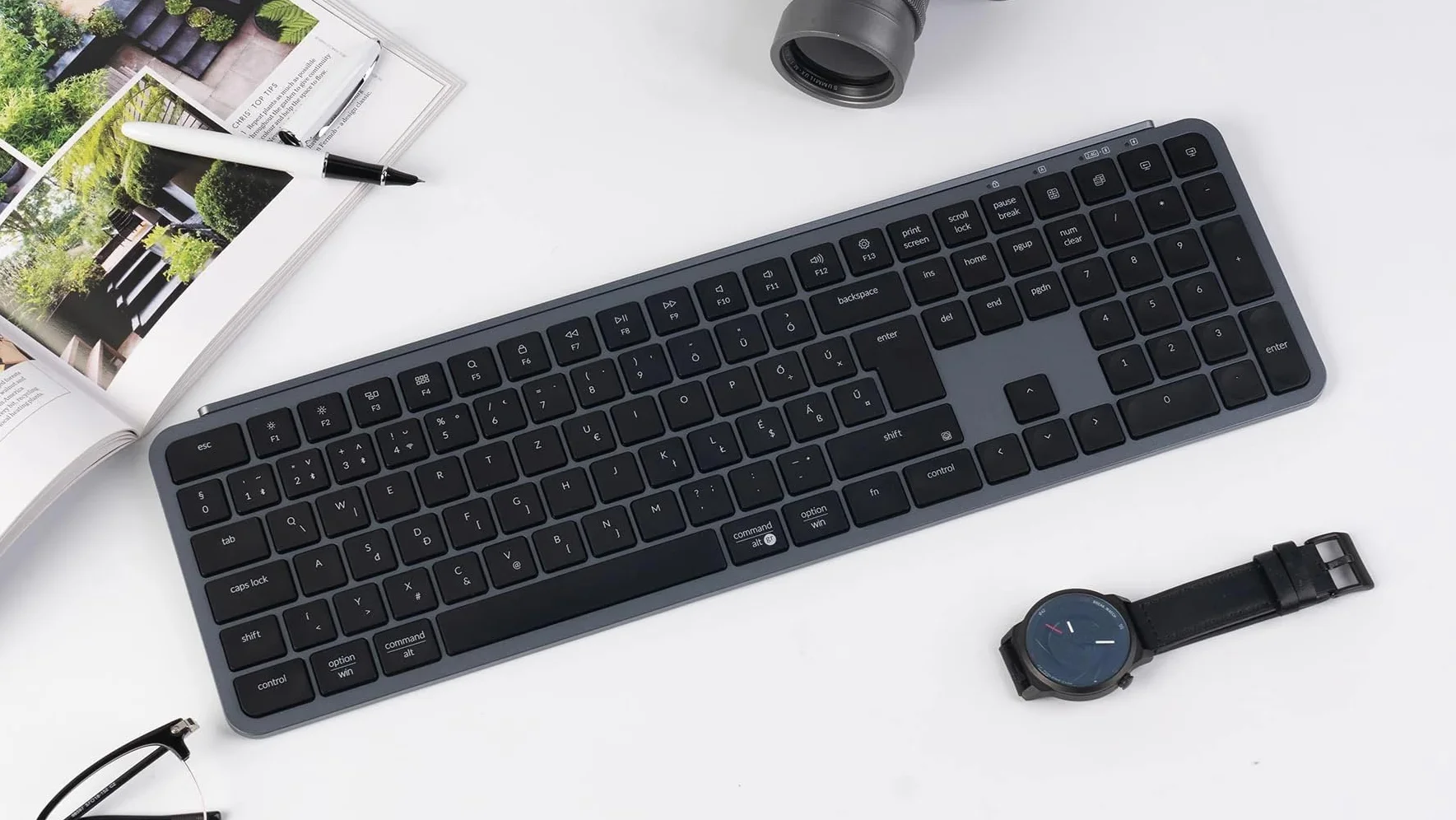 Keychron Teclado inalámbrico B6 Pro Ultra Delgado Full Size Layout Italiano ISO QWERTY, configurable ZMK, Teclas PBT, 3 Modos 2,4 GHz/Bluetooth/cableado, Compatible con Win/Mac/Linux, Gris Espacial