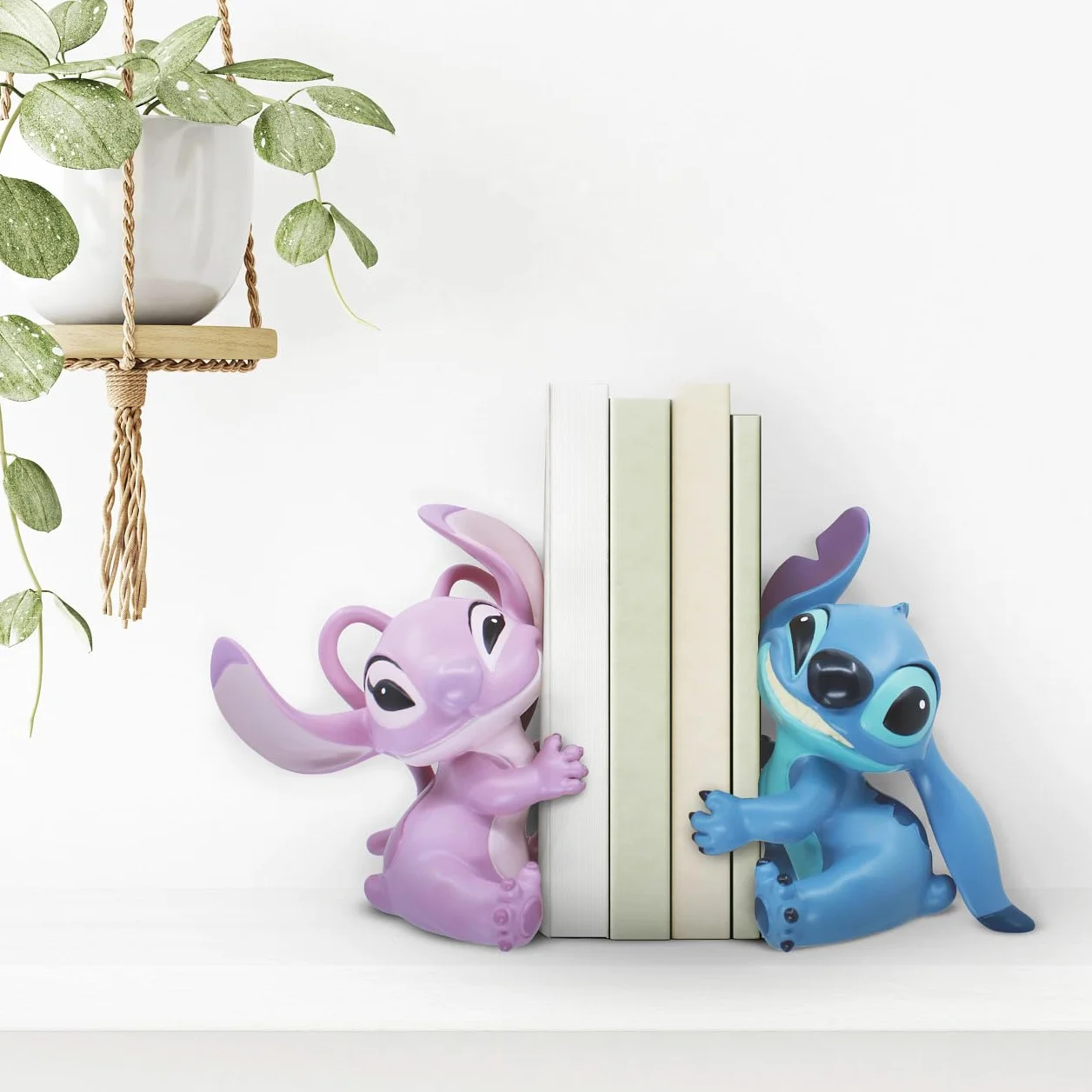 Disney Showcase Collection Stitch and Angel Sujetalibros