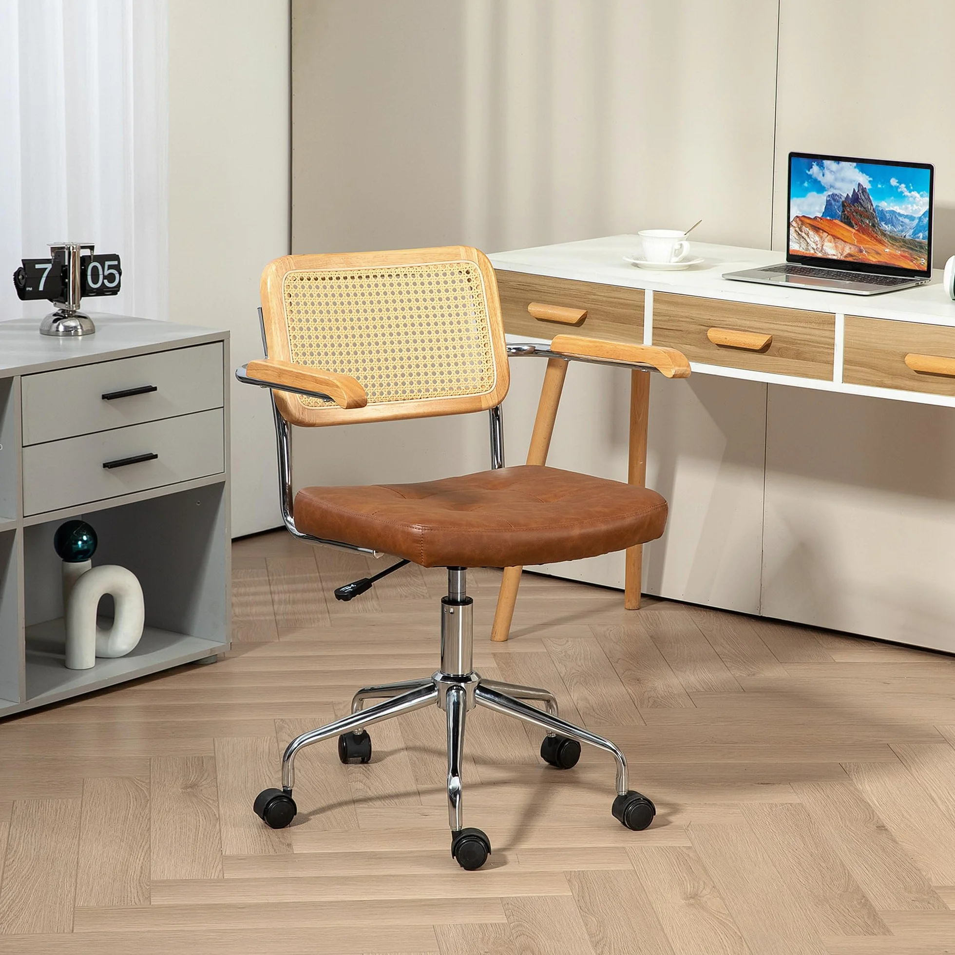 HOMCOM Silla de Oficina Giratoria con Respaldo de Ratán Sintético, Altura Regulable, Carga 120 kg, 60x55,5x82-90 cm, Marrón