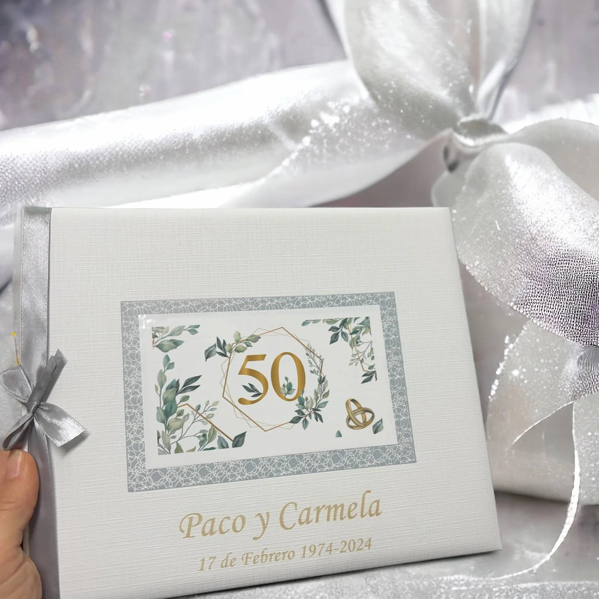 Libro de firmas para bodas de Oro PERSONALIZADO con nombres y fechas grabado en la portada