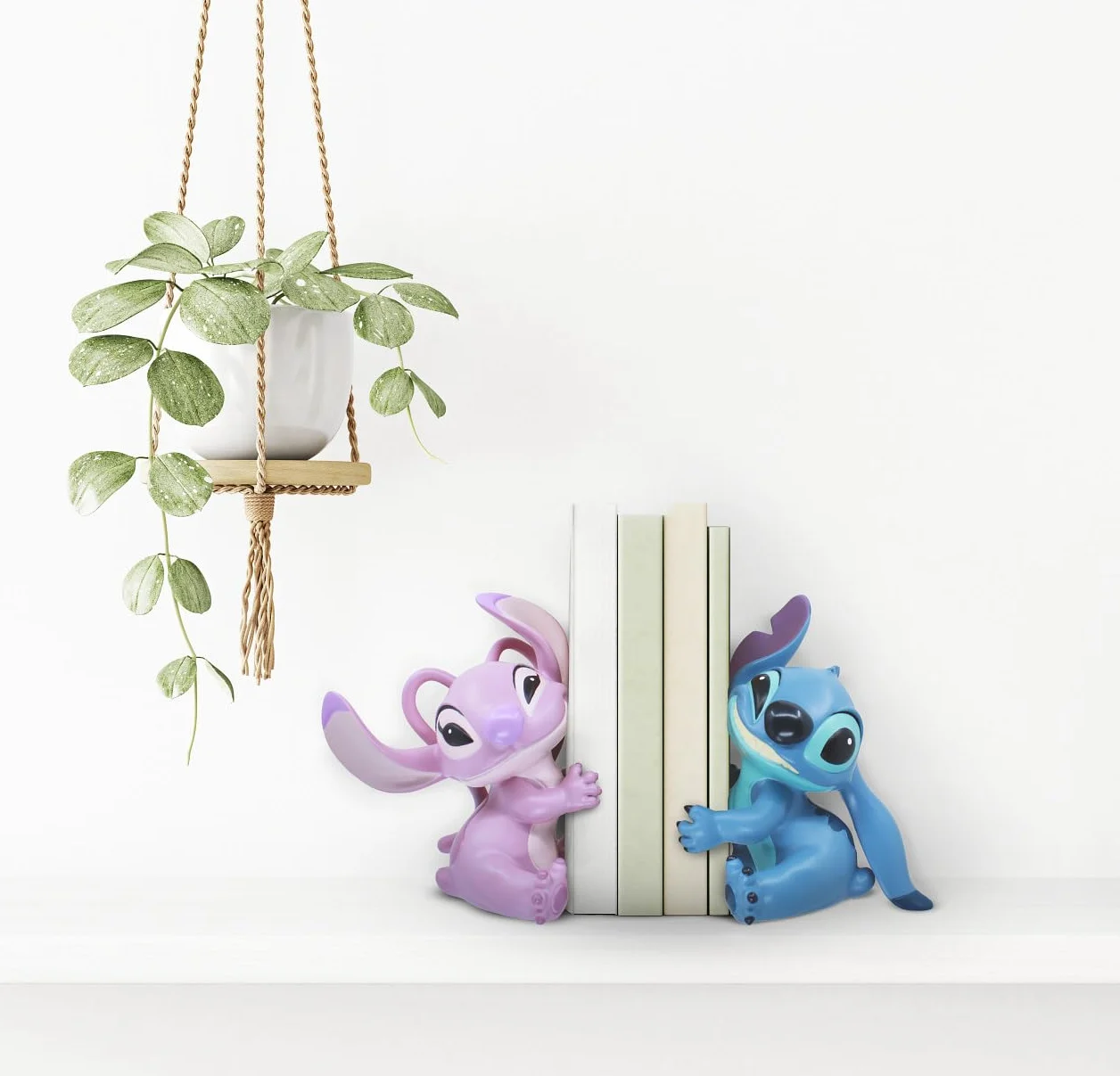 Disney Showcase Collection Stitch and Angel Sujetalibros