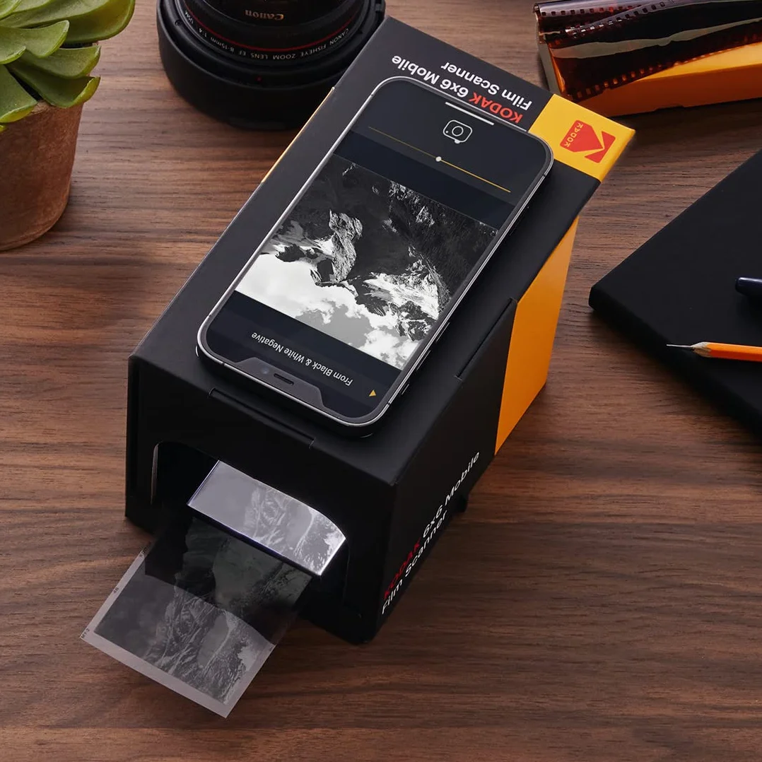 KODAK 6x6 Escáner de película móvil, convierta y Guarde Diapositivas y Negativos de 6x6 [formatos de película 120 y 220] en su teléfono Inteligente