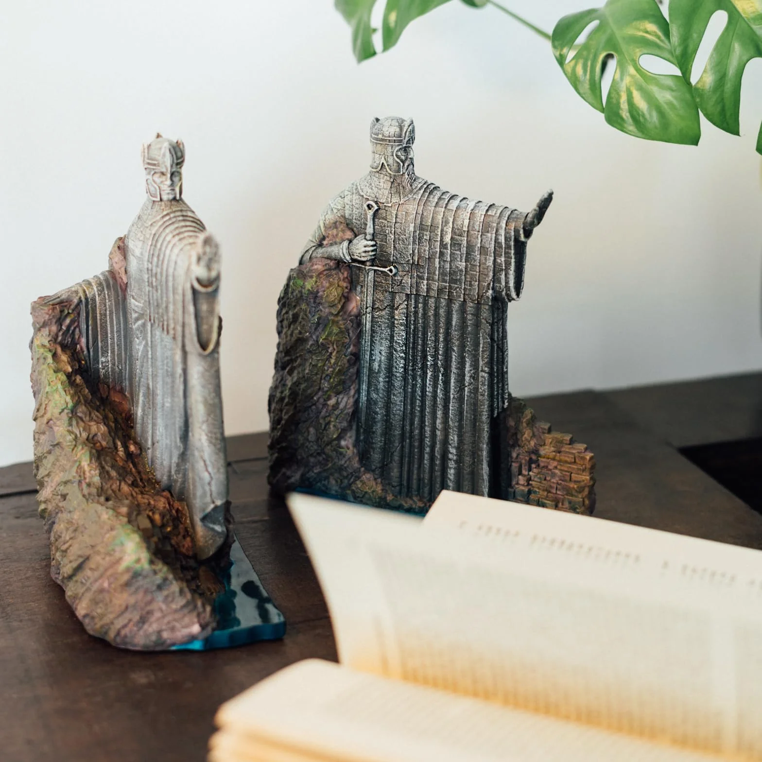 Sujetalibros El Señor de los Anillos Argonath 2 Soporte Libros Figuras Decoración