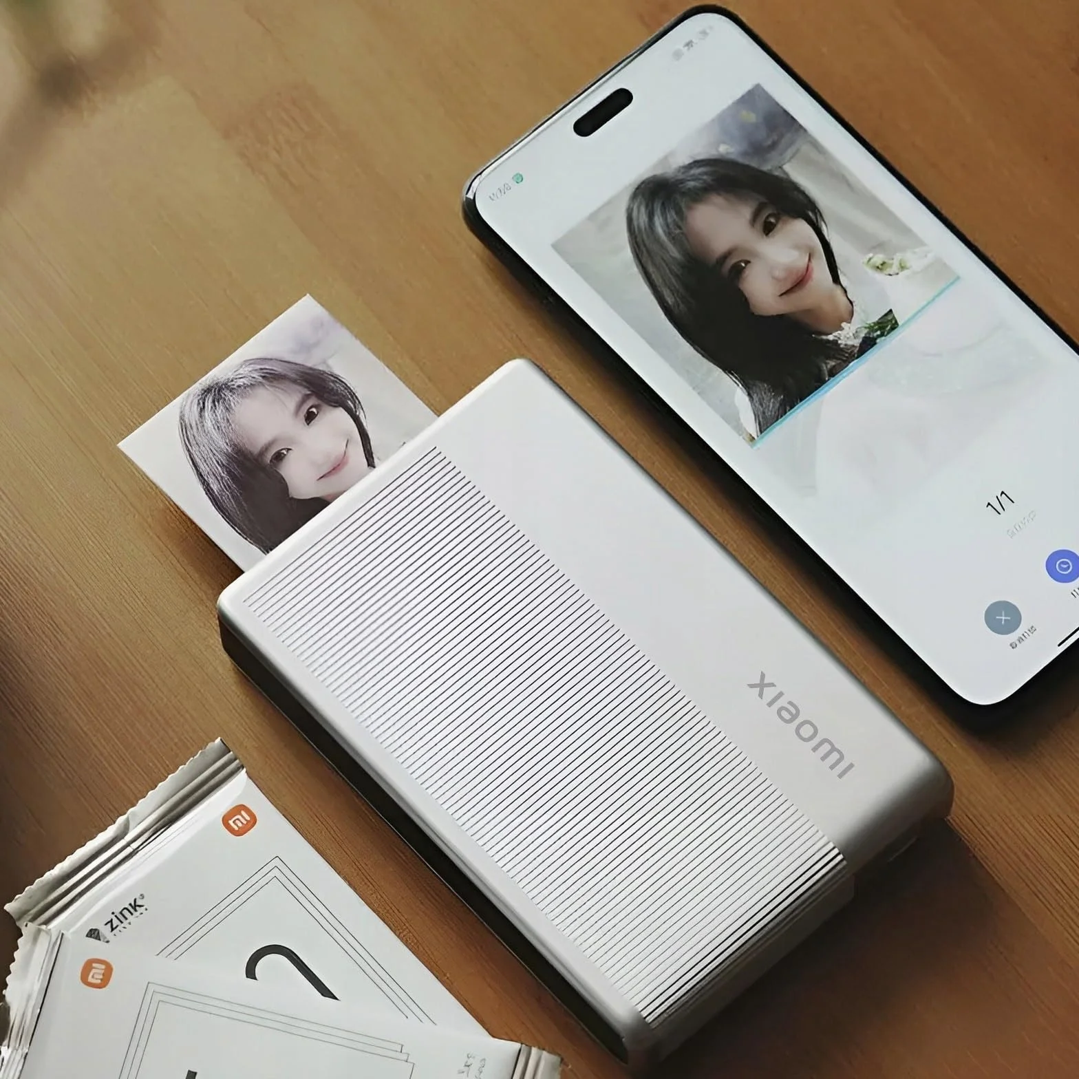 Xiaomi Impresora fotográfica portátil, 1S, impresión sin Tinta, Delgada, 6.3 oz (180 g), Ultraligera, conexión Bluetooth, múltiples usuarios simultáneamente, película de Sellado, Incluye 5 películas