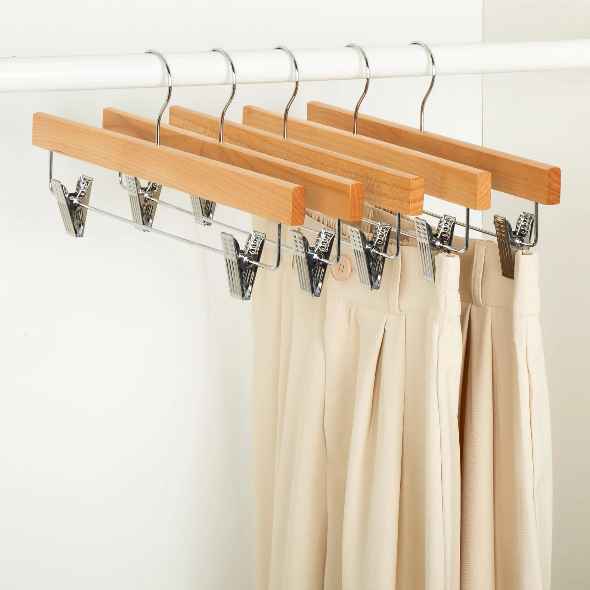 Amazon Basics Perchas de madera con clips natural 10 unidades