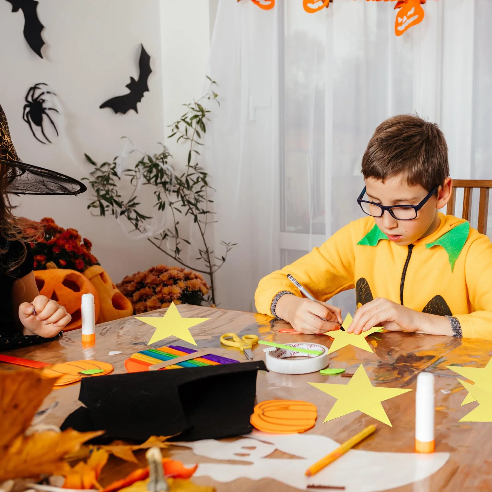 Nogeqi 40 Recortes de Estrellas Doradas de Papel Brillante 15cm para Bodas y Fiestas