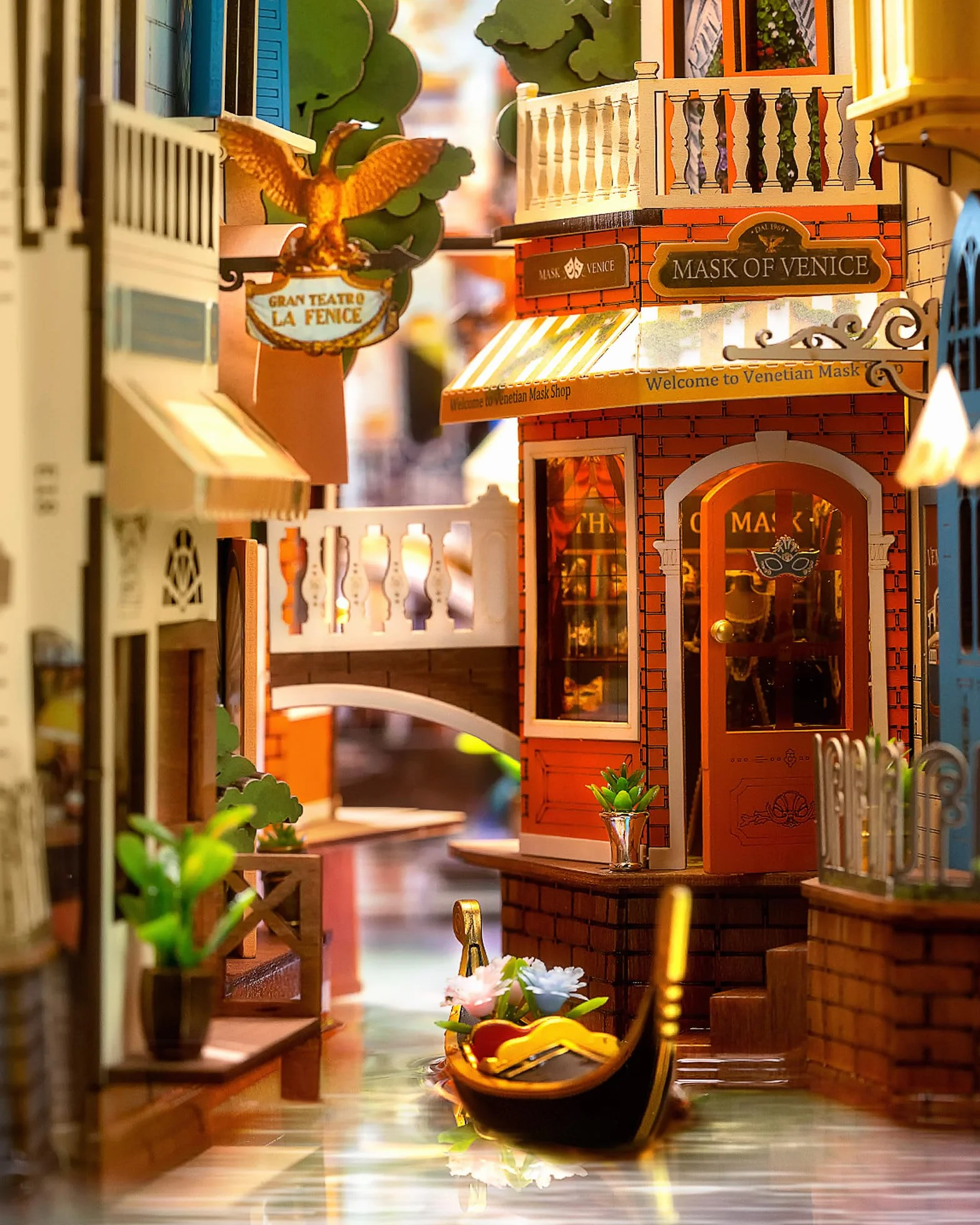 ROBOTIME Book Nook Kit Venecia Romántica - Casa de Muñecas en Miniatura de Madera con Luces LED