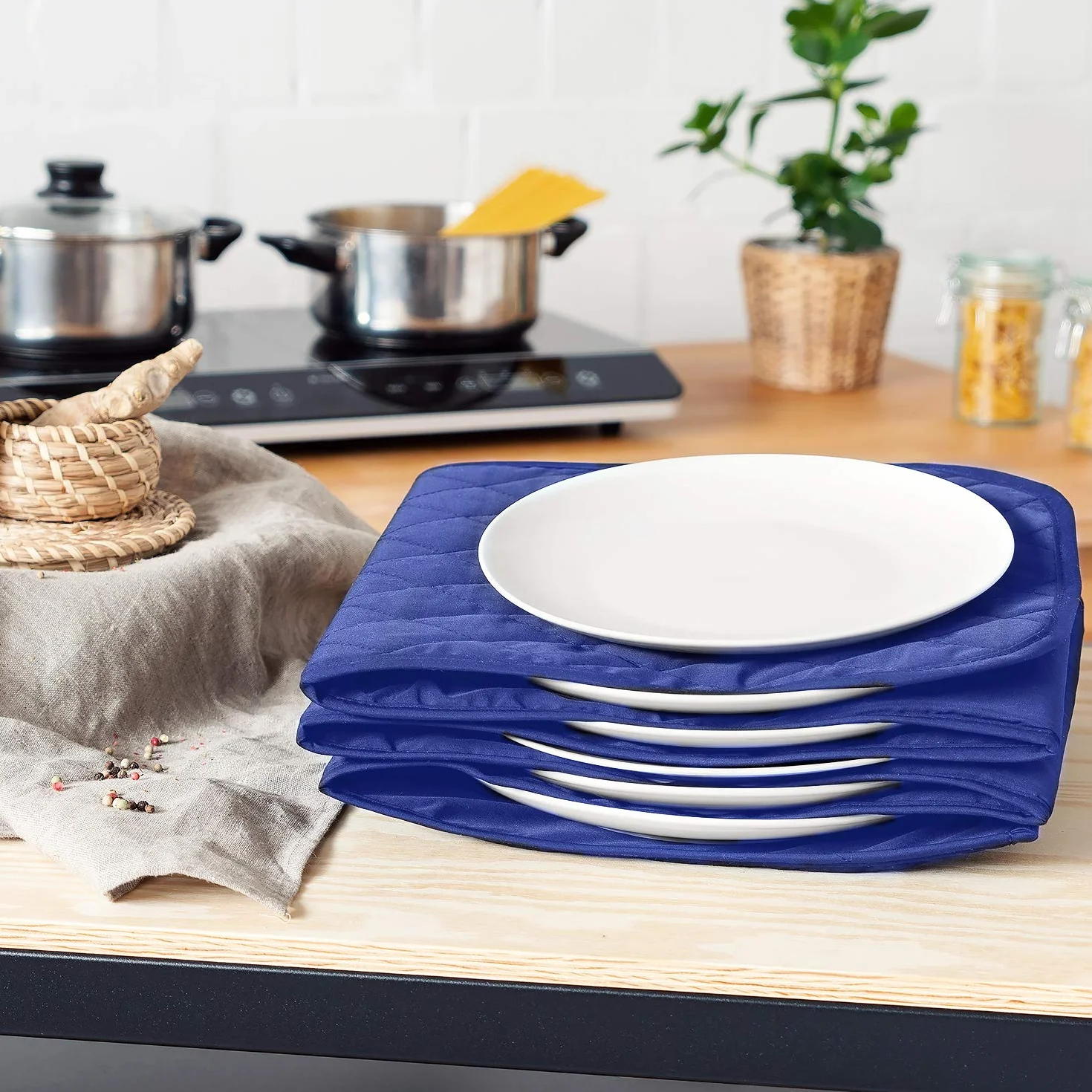 Navaris Plate Warmer Electric 10-Plate Capacity Ø32 cm 34x30x3 cm