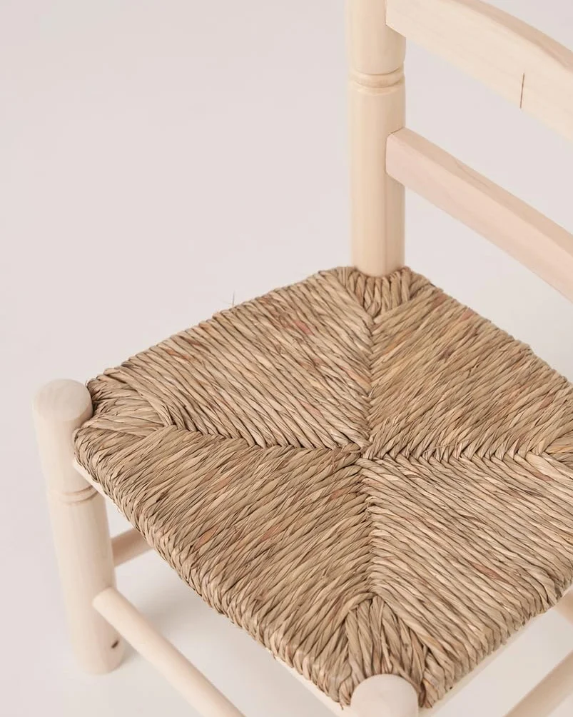 Pack ahorro mesa y 4 sillas infantil 60x60cm altura 46,5cm silla 25x31,5x50cm
