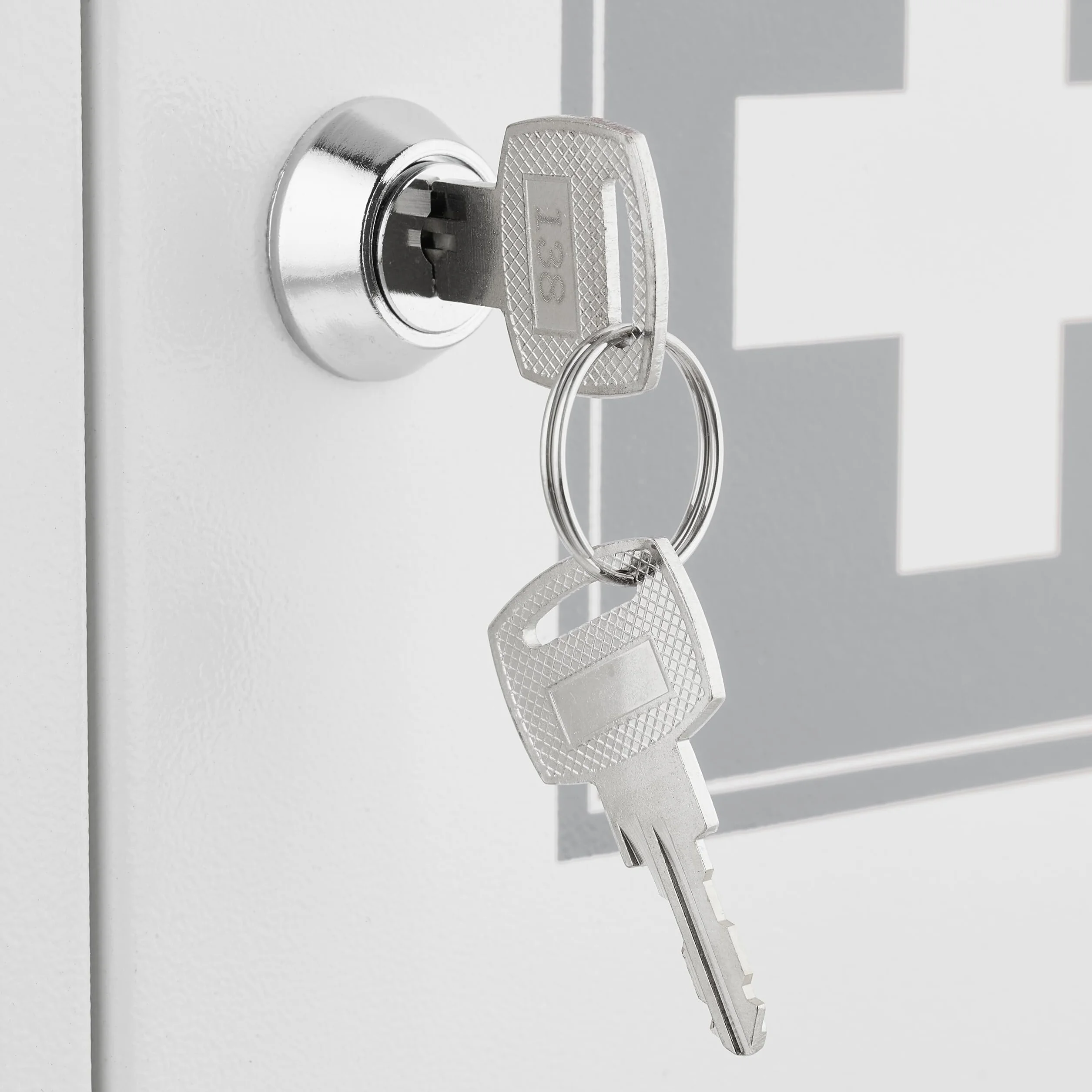 Relaxdays Armario Botiquín Puerta Cruz 2 Compartimentos Cerradura 32x21,5x8 cm Caja Medicinas Colgante Blanco y Gris