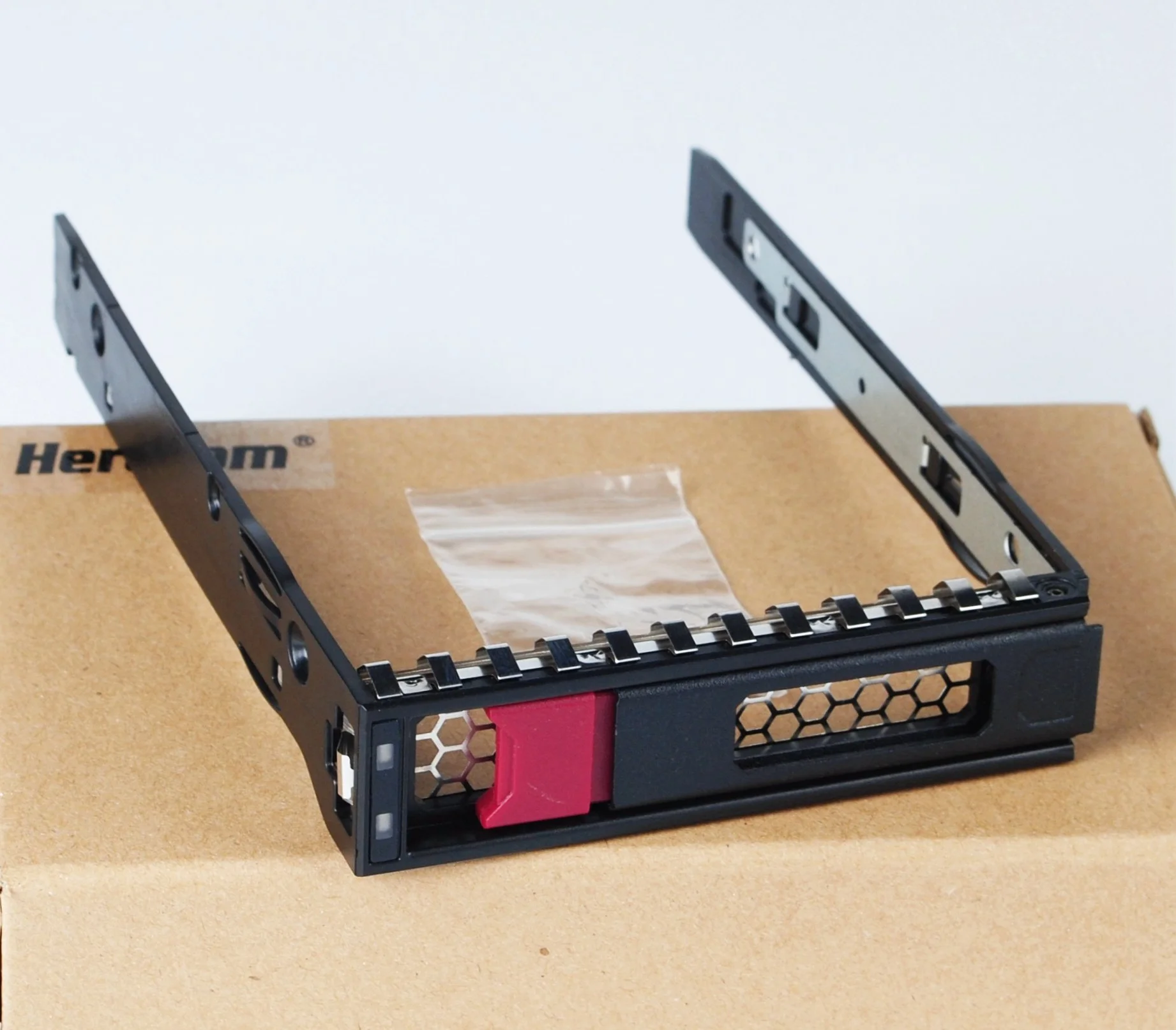 LFF 3,5 Pulgada SAS SATA HDD Bandejas de Disco Duro Caddie 3,5" Tray Caddy para HP Apollo 4200 4510 StoreEasy 1650 Gen9 G9 Servidores (PN: 774026-001,797520-001,797519-001)