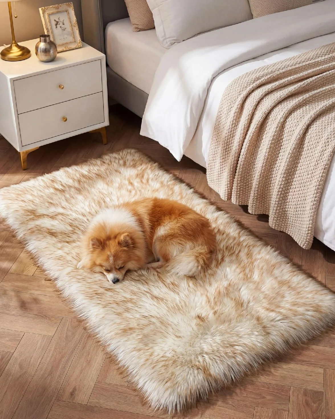 Alfombras para dormitorio, 60 x 110 cm, antideslizantes, color blanco y marrón, modernas, supersuaves, gruesas, pequeñas, peludas, no se desprenden