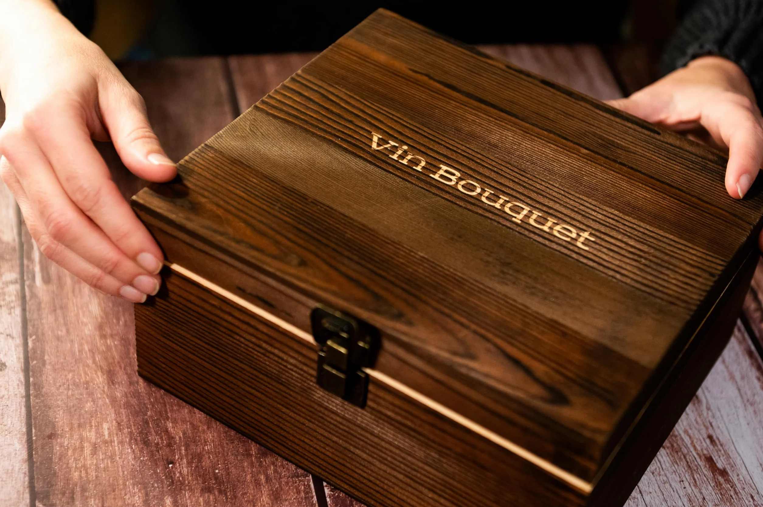 Vin Bouquet Fia 1366 Set Whiskey Caja Madera con Piedras Enfriar y Copas Cristal Accesorios Whisky Regalo