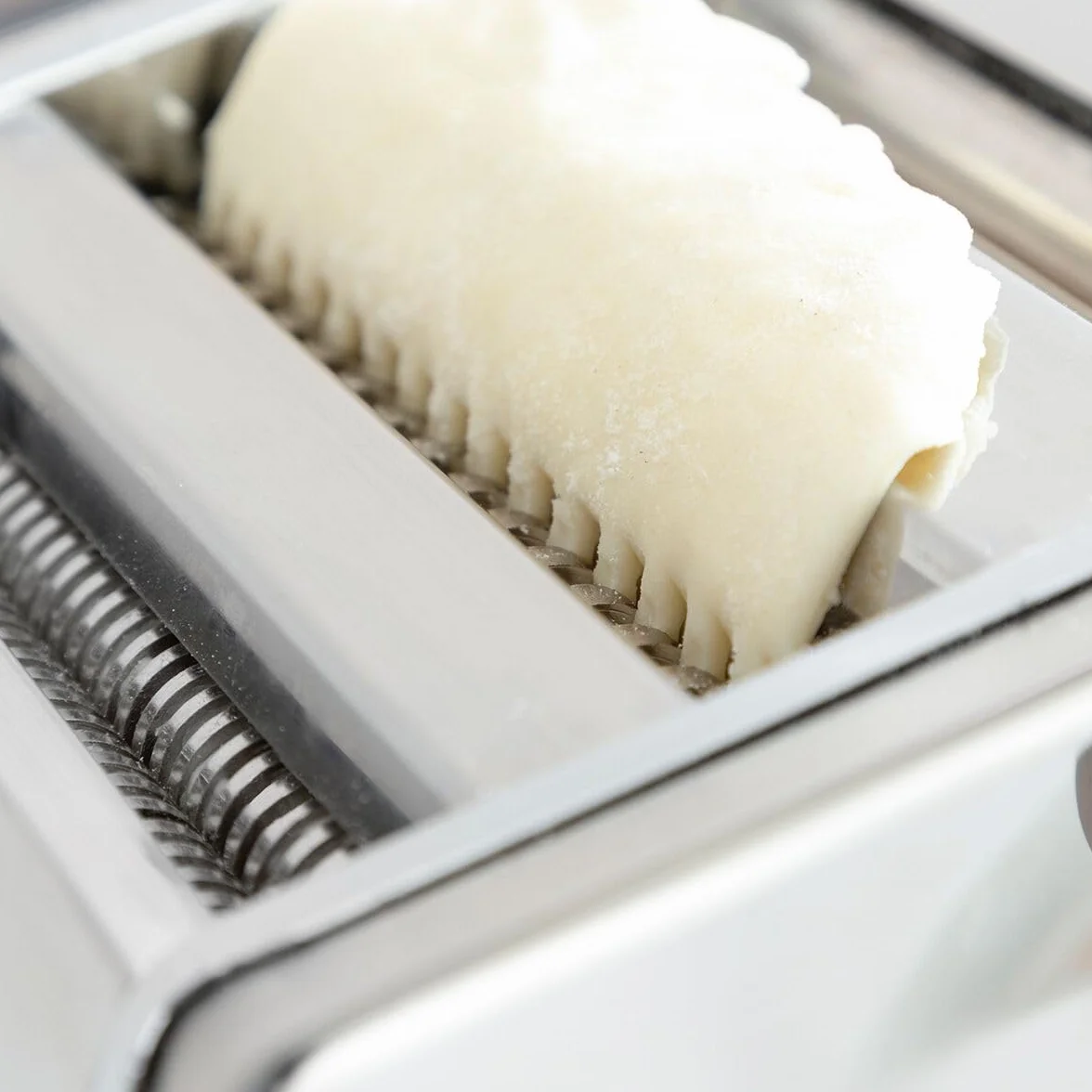 Máquina de pasta fresca InnovaGoods, manual con 3 rodillos, ajustable, metal, gris