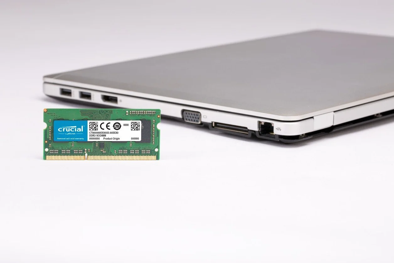 Crucial CT102464BF186D Memoria RAM de 8 GB (DDR3, 1866 MT/s, PC3-14900, SODIMM, 204-Pin)