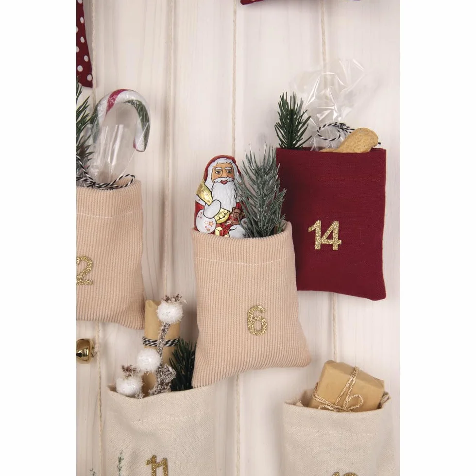 Rayher Calendario de Adviento Navidad números 1-24 con bolsas cuerdas listón madera