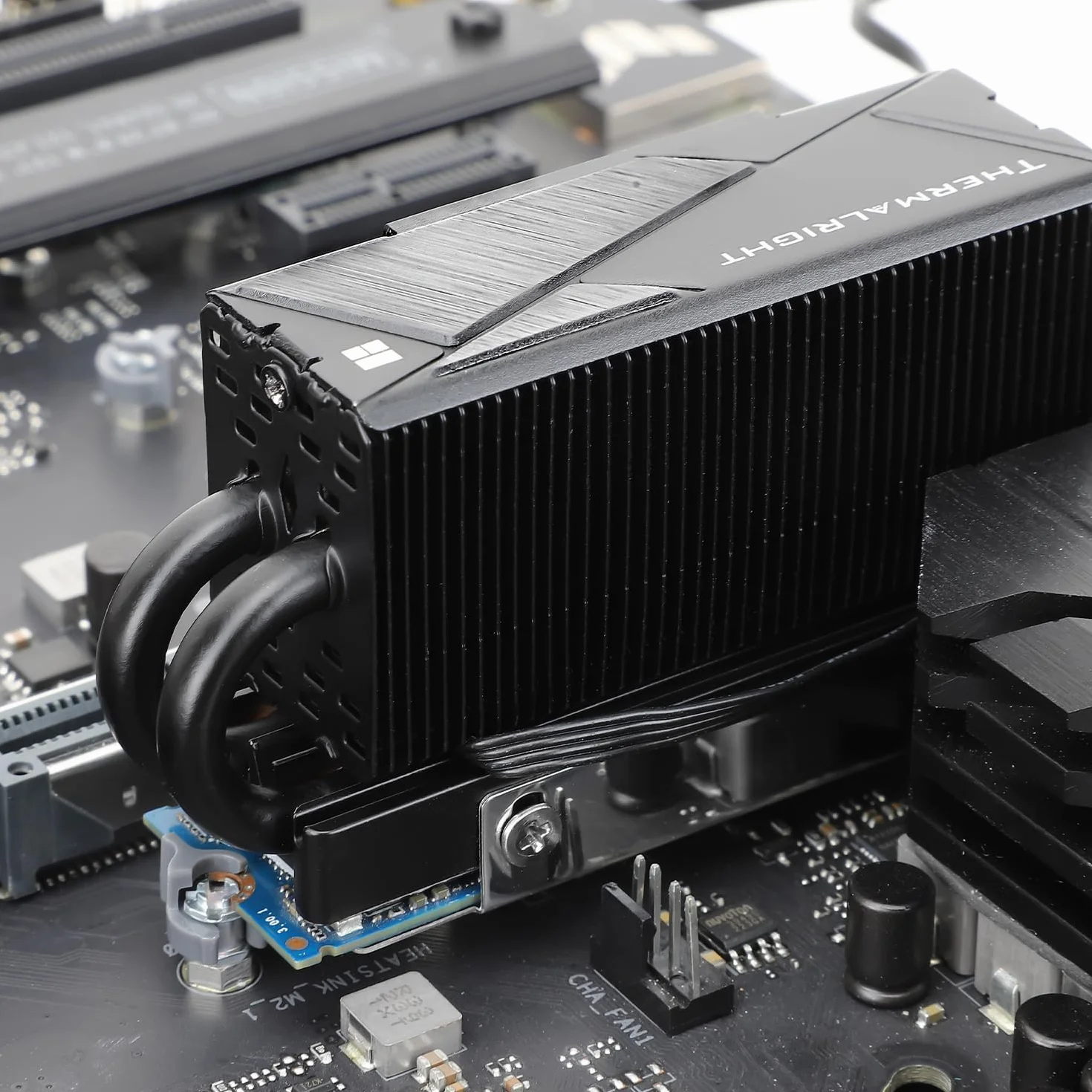 Thermalright HR10 2280 PRO Black SSD, disipador de calor de doble cara, con ventilador PWM pequeño y rápido, almohadilla de silicona térmica para PC SSD 2280 y ordenador