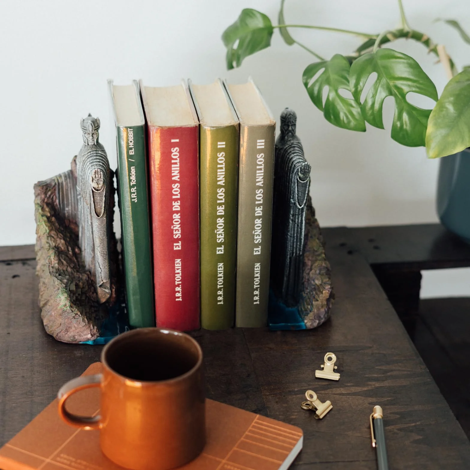 Sujetalibros El Señor de los Anillos Argonath 2 Soporte Libros Figuras Decoración